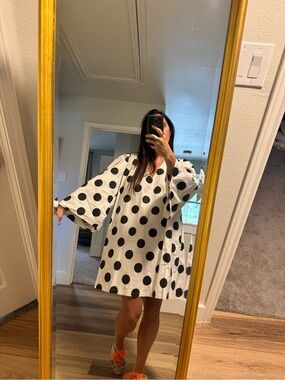 Buru- Polka Dot V-Neck Dress — White with Black Polka Dots